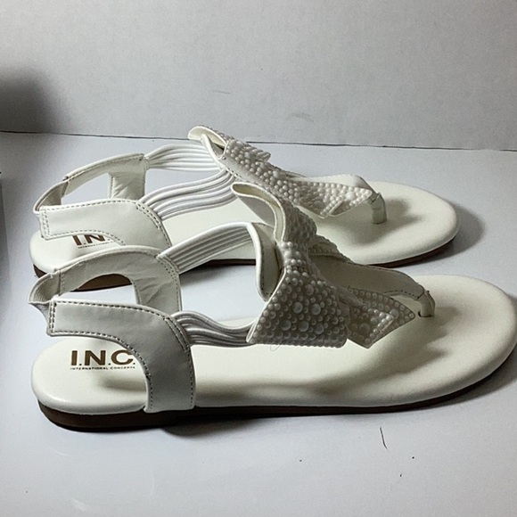 Lila White - Picture 3 of 6